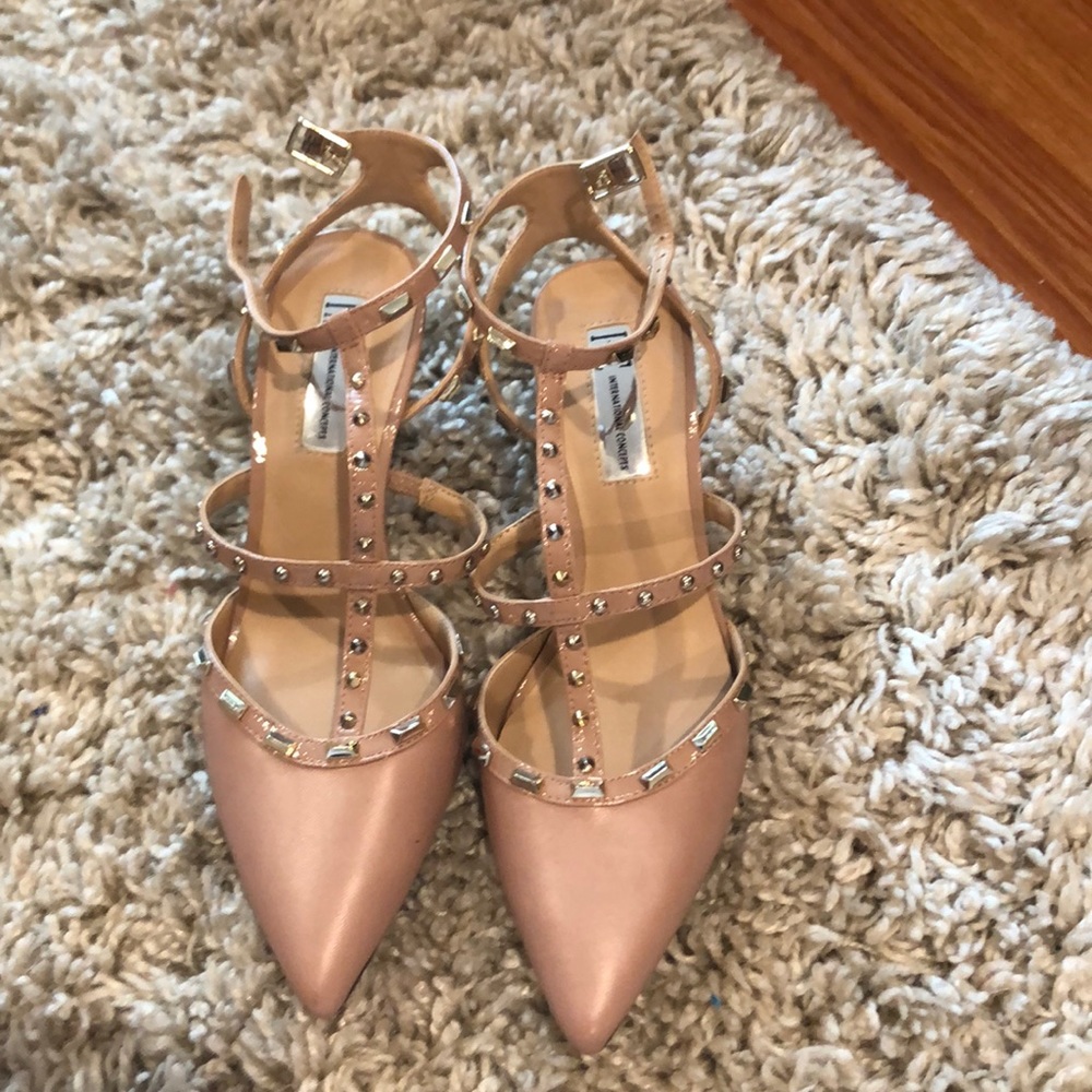 Light pink fancy shoes!